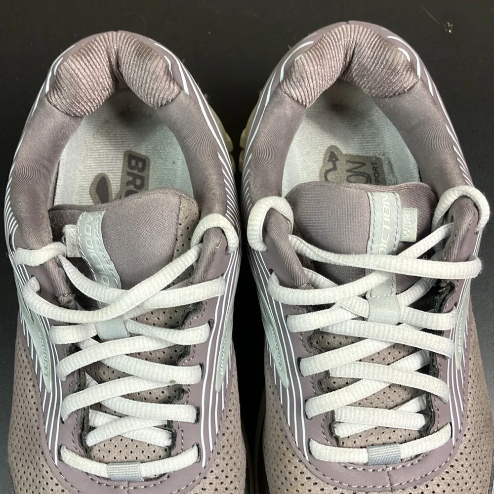 Brooks Addiction Walker Athletic Outdoor Sneaker Shoes Women’s size‎ 8 D